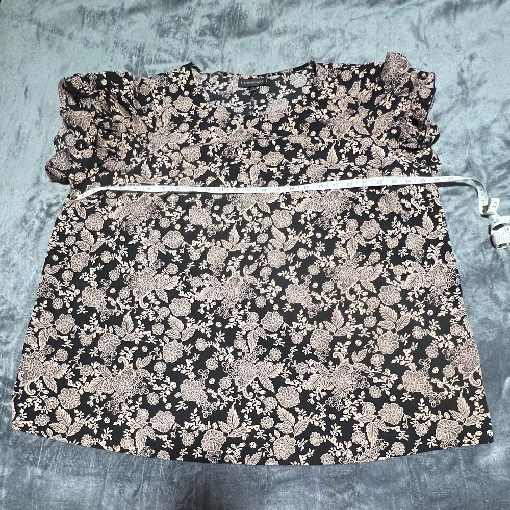 Flutter sleeve blouse